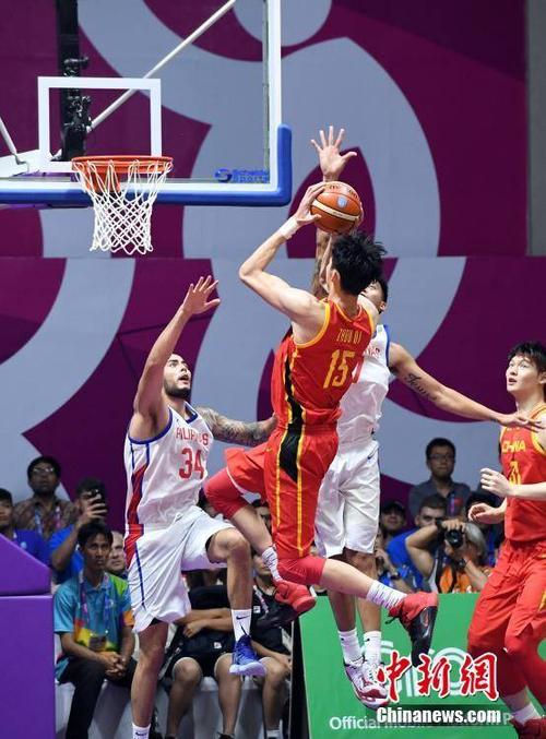 中国男篮开场打篮球